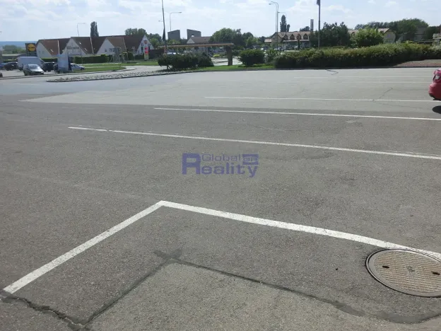 Prodej komerčního pozemku, Mikulov, 27250 m2