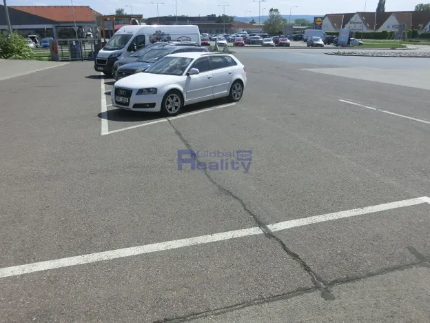 Prodej komerčního pozemku, Mikulov, 27250 m2