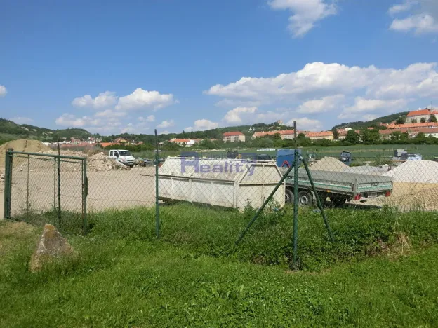 Prodej komerčního pozemku, Mikulov, 27250 m2