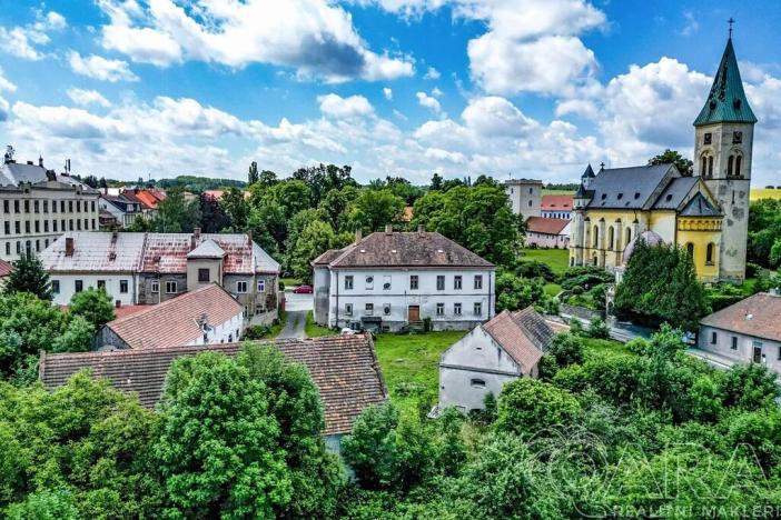 Prodej rodinného domu, Zásmuky, Komenského nám., 600 m2