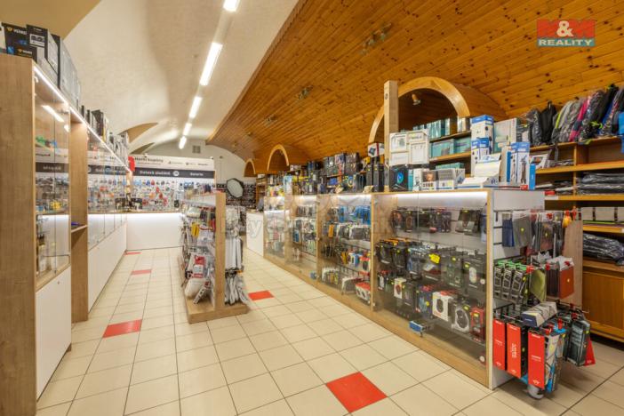 Prodej obchodního prostoru, Louny, Mírové náměstí, 1353 m2