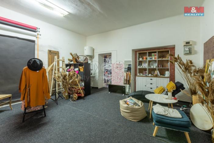 Prodej obchodního prostoru, Louny, Mírové náměstí, 1353 m2