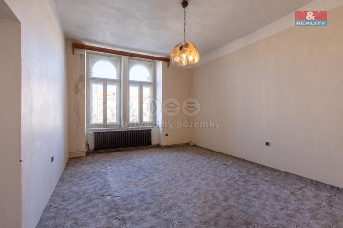 Prodej obchodního prostoru, Louny, Mírové náměstí, 1353 m2