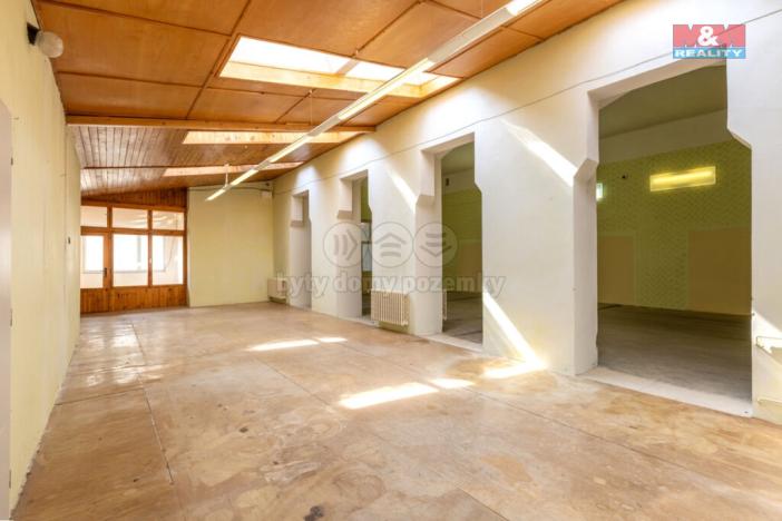 Prodej obchodního prostoru, Louny, Mírové náměstí, 1353 m2