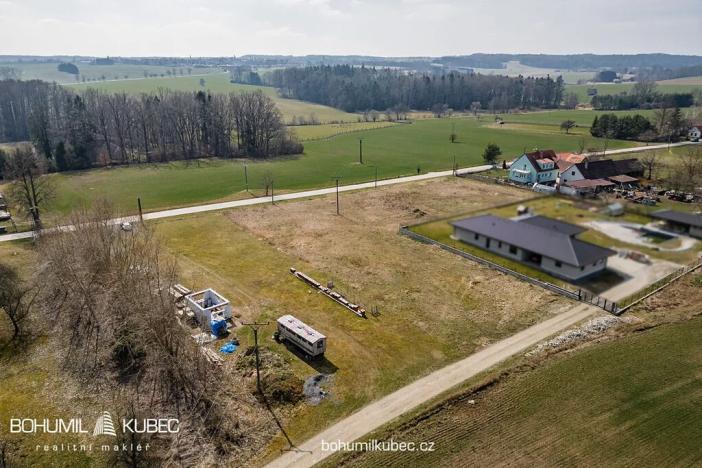 Prodej pozemku pro bydlení, Lišov, 1065 m2