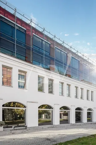 Pronájem kanceláře, Praha - Karlín, Křižíkova, 1528 m2