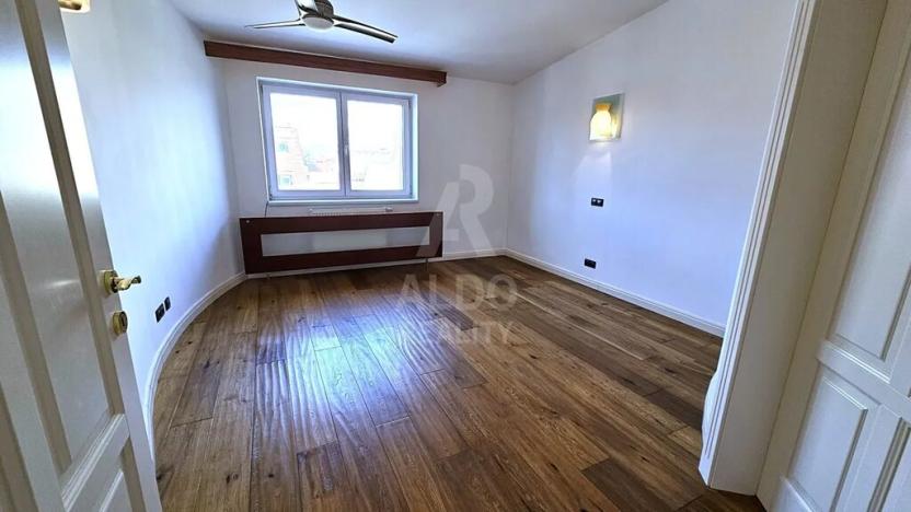 Prodej atypického bytu, České Budějovice, B. Smetany, 255 m2