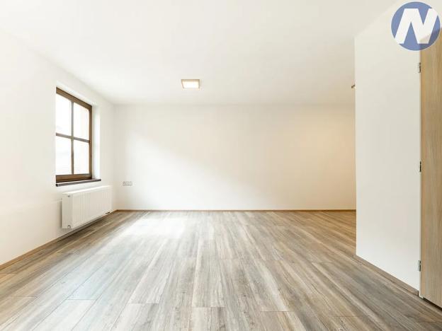Pronájem bytu 1+kk, Husinec, Komenského, 35 m2