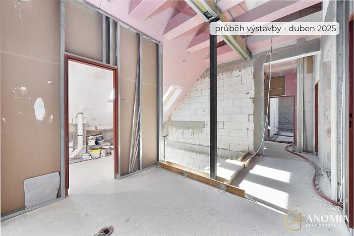 Pronájem ordinace, Praha - Vinoř, Mladoboleslavská, 305 m2