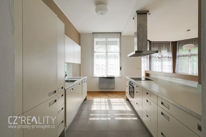 Prodej vily, Praha - Klánovice, Ke znaku, 300 m2