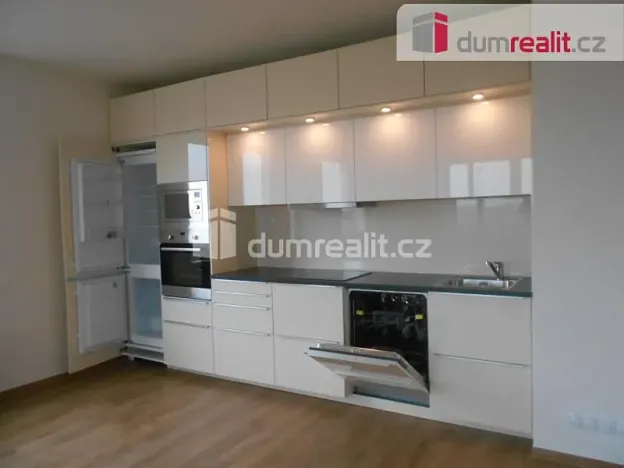 Pronájem bytu 2+kk, Praha - Horní Měcholupy, Modenská, 62 m2