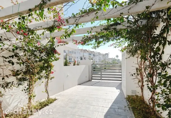 Prodej bytu 2+kk, Torrevieja, Španělsko, 89 m2