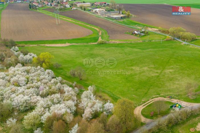 Prodej pole, Staré Město, 1837 m2