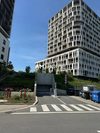 Pronájem garážového stání, Praha - Modřany, Mezi vodami, 12 m2
