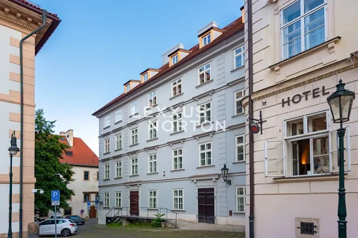 Prodej bytu 1+kk, Praha - Malá Strana, Valdštejnské náměstí, 36 m2