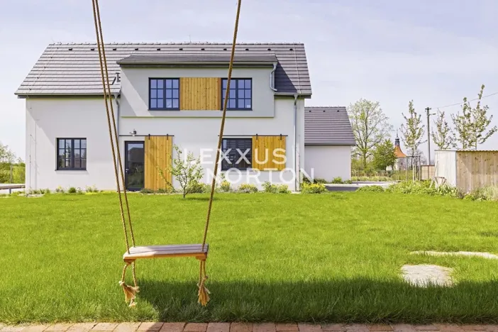 Prodej rodinného domu, Číčovice, 403 m2