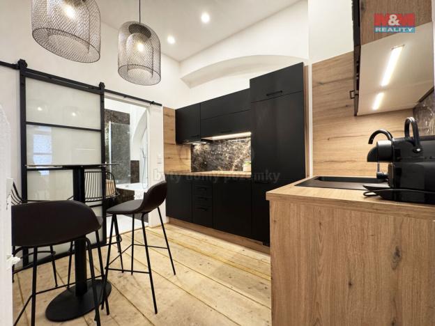 Pronájem bytu 2+1, Karlovy Vary, Tržiště, 51 m2