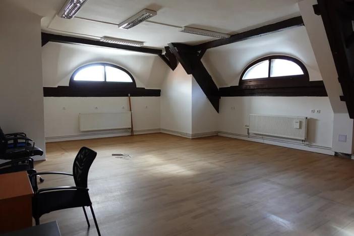 Pronájem kanceláře, Mikulov, Kostelní nám., 33 m2
