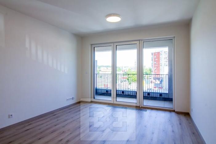 Pronájem bytu 1+kk, Praha - Hloubětín, Poděbradská, 32 m2