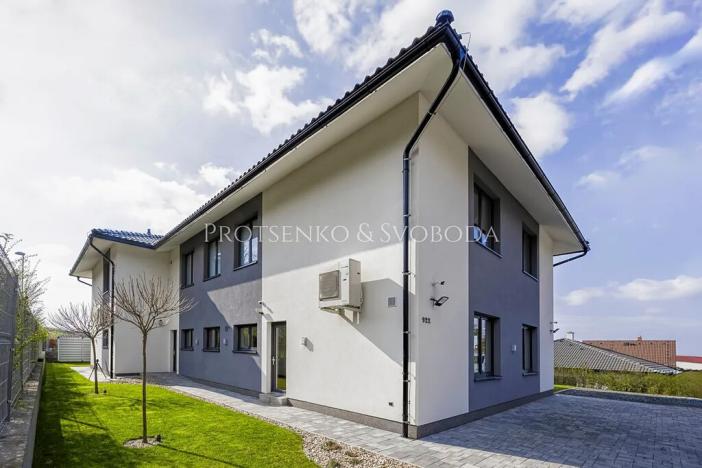 Prodej vícegeneračního domu, Milovice, Lesní, 423 m2