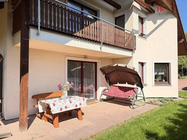 Prodej rodinného domu, Jenišovice, 355 m2