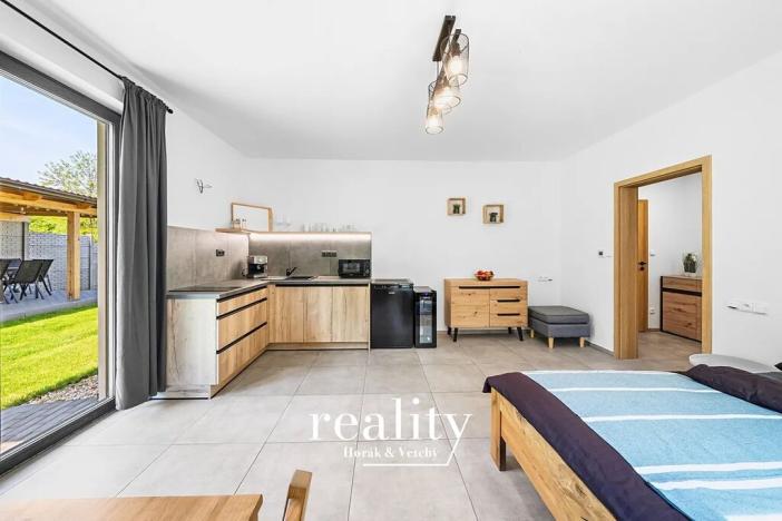 Prodej apartmánu, Perná, 205 m2