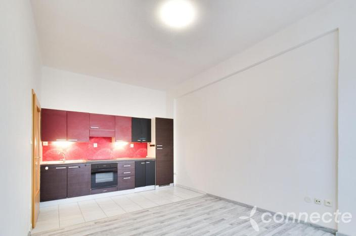 Pronájem bytu 2+kk, Zruč nad Sázavou, náměstí Míru, 36 m2