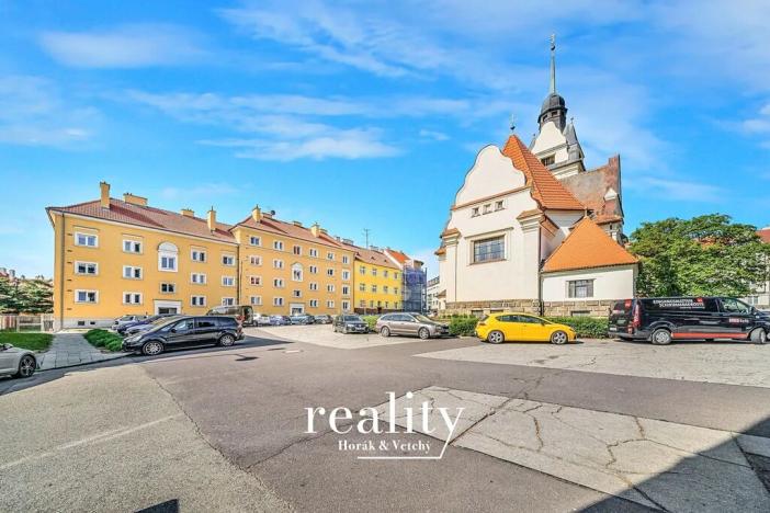 Prodej bytu 3+1, Znojmo, nám. Kpt. Otm. Chlupa, 73 m2