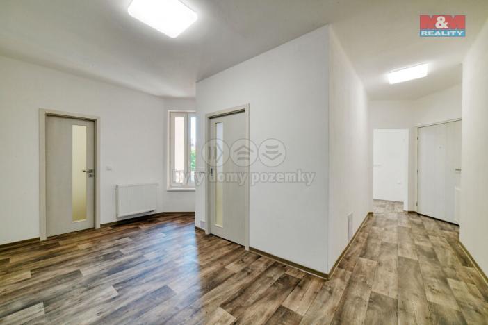 Prodej bytu 4+1, Cheb, Májová, 121 m2