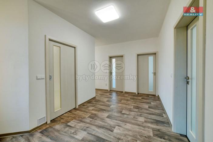 Prodej bytu 4+1, Cheb, Májová, 121 m2