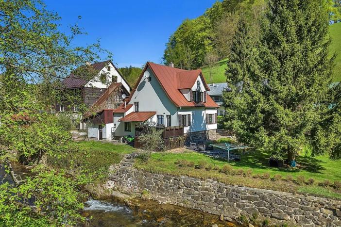 Prodej ubytování, Dolní Dvůr, 650 m2