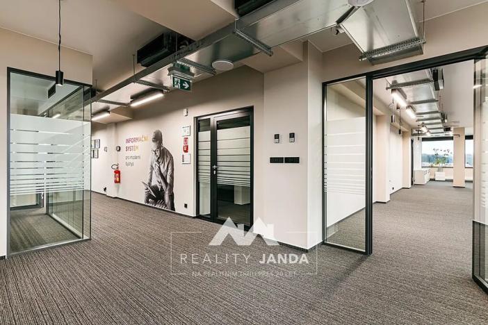 Pronájem kanceláře, Brno, Šumavská, 203 m2