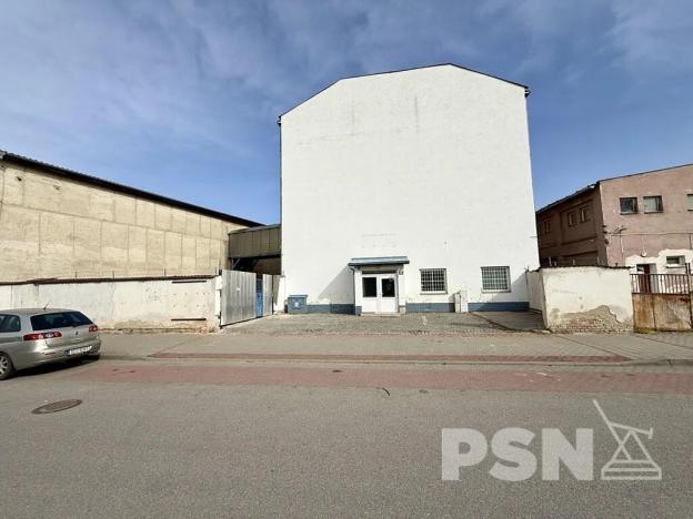 Pronájem skladu, Brno, Komárovské nábřeží, 678 m2