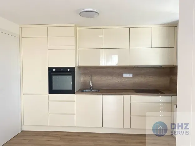 Pronájem bytu 2+kk, Nymburk, K Lesu, 54 m2