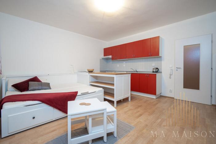 Pronájem bytu 1+kk, Praha - Stodůlky, Sluneční náměstí, 28 m2