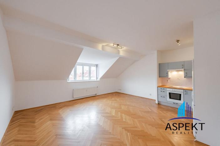 Pronájem bytu 2+kk, Praha - Vinohrady, Londýnská, 57 m2