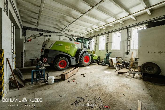 Pronájem zemědělského objektu, Budislav, 1376 m2