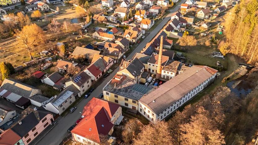 Prodej skladu, Kolinec, 2640 m2