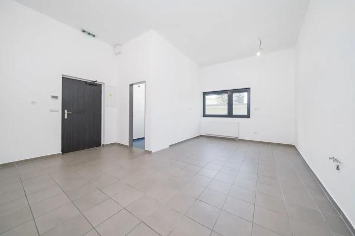 Prodej obchodního prostoru, Říčany, Černokostelecká, 73 m2