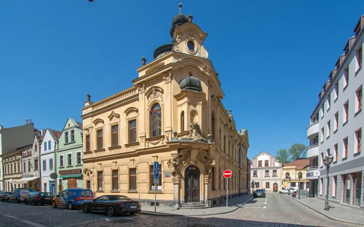 Pronájem kanceláře, Hradec Králové, Tomkova, 1600 m2