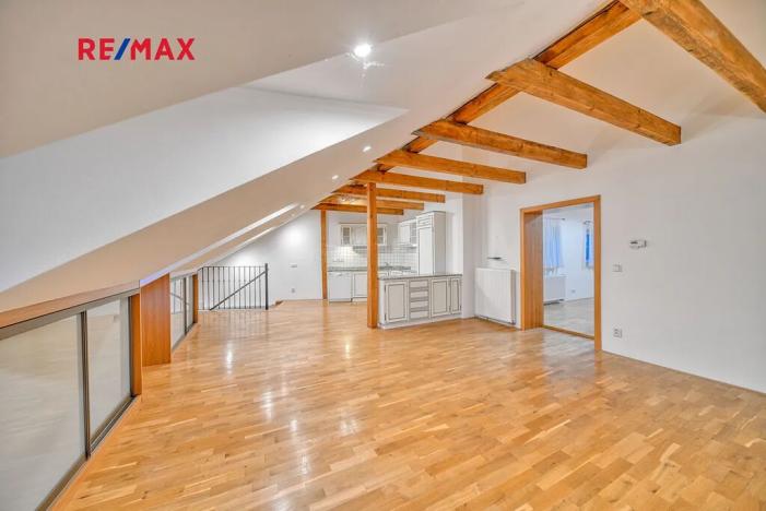 Pronájem bytu 2+kk, Poděbrady, Riegrovo náměstí, 99 m2