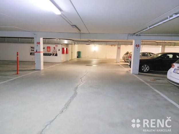 Pronájem garážového stání, Brno, Majdalenky, 12 m2