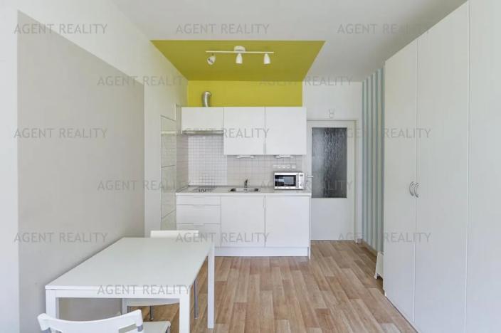 Prodej bytu 1+kk, Praha - Troja, Hnězdenská, 25 m2