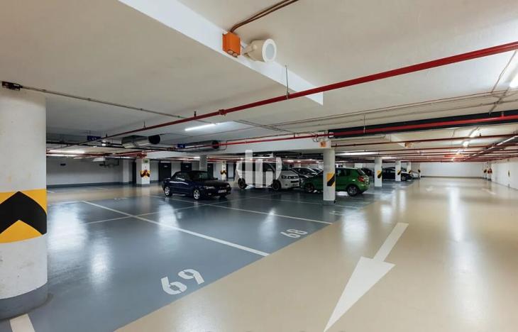 Pronájem kanceláře, Praha - Karlín, Pernerova, 595 m2