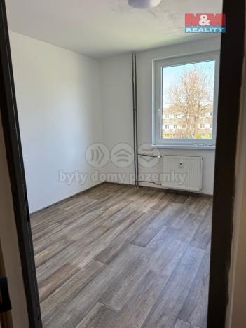 Pronájem bytu 3+1, Rovná, 72 m2