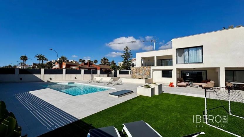 Prodej rodinného domu, Torrevieja, Španělsko, 200 m2