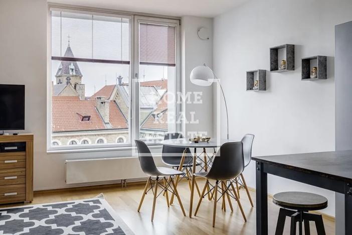 Prodej bytu 1+kk, Praha - Smíchov, Švédská, 45 m2