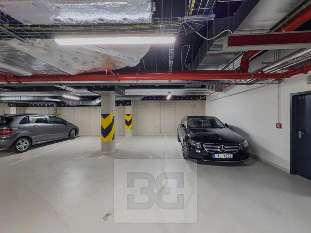 Pronájem garáže, Praha - Smíchov, Toyen, 15 m2