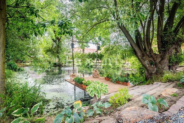 Prodej ubytování, Hluboká nad Vltavou, 1114 m2