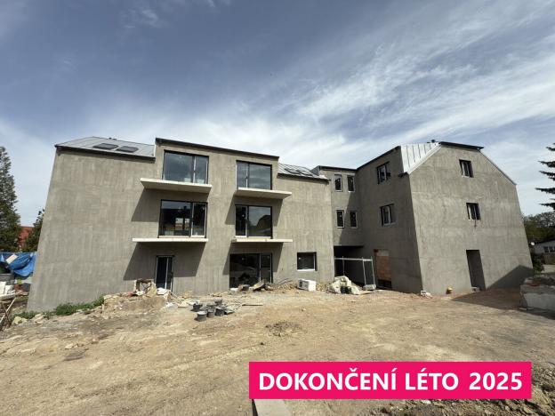 Prodej bytu 4+kk, Praha - Holyně, náměstí Pod lípou, 120 m2